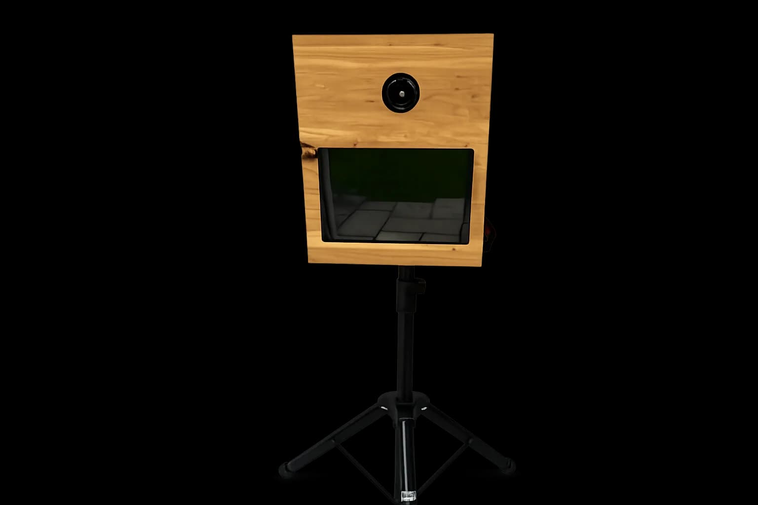Eventify Fotobox aus Holz auf Stativ